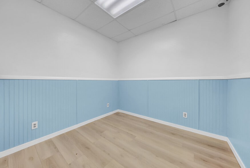 More Photos Of 1419 Sunset Point Rd, Clearwater Office For Sale