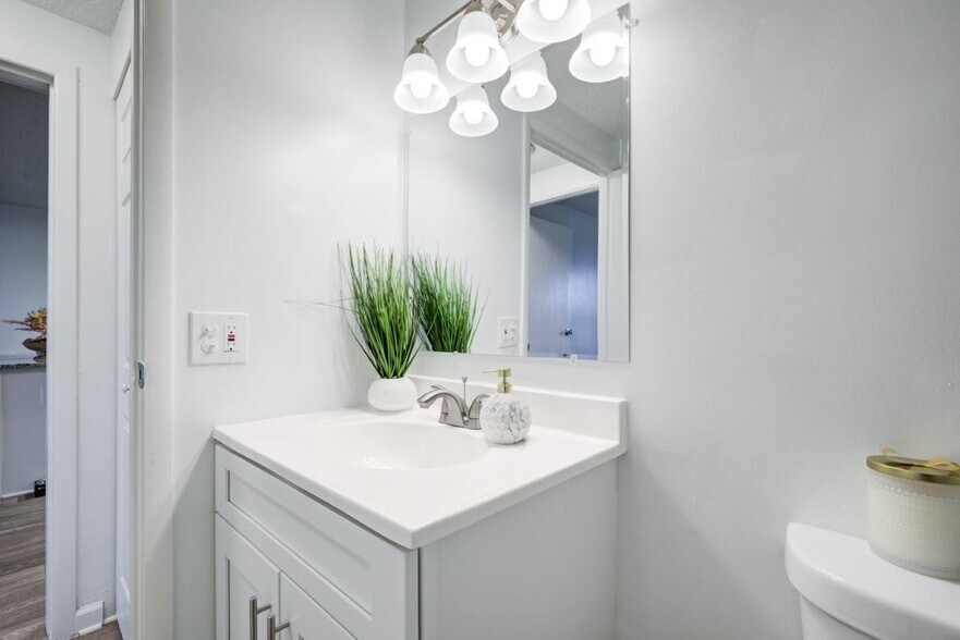 More Photos Of 1529 NE 39th Ave, Ocala Apartments For Sale