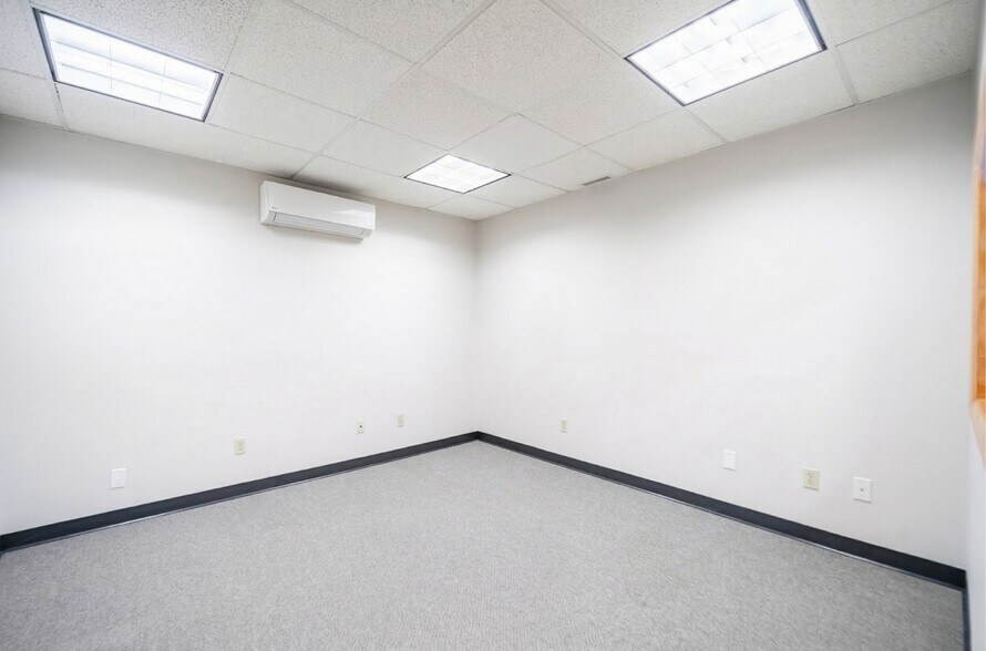 More Photos Of 324 Ringwood Ave, Pompton Lakes Light Manufacturing For Lease