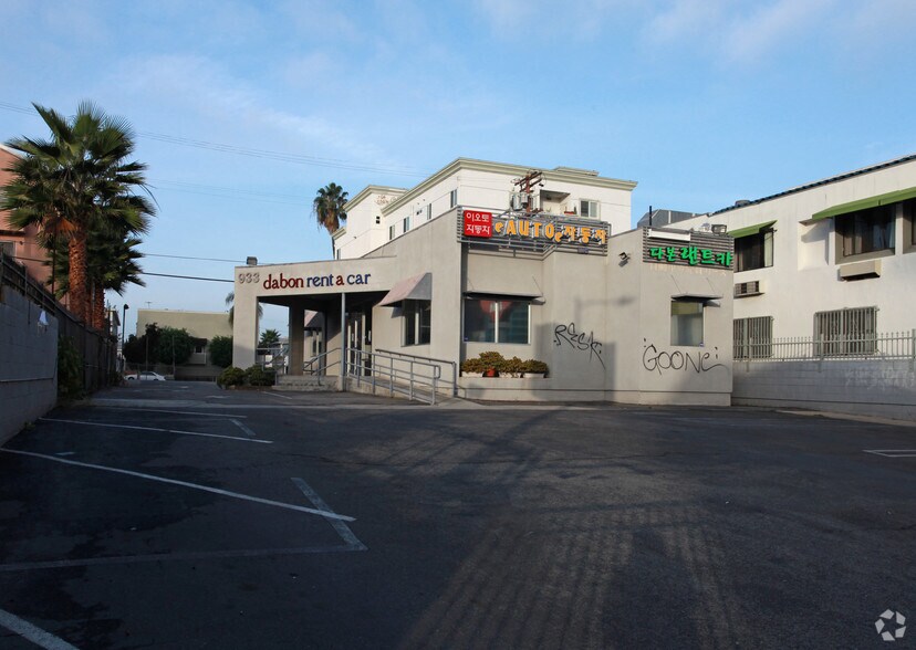 Primary Photo Of 933 S Western Ave, Los Angeles Auto Dealership For Lease