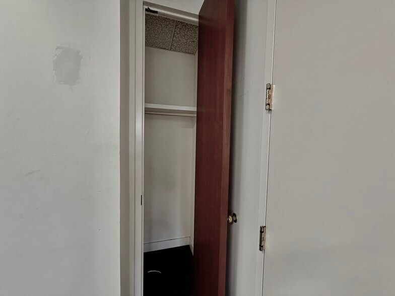 More Photos Of 55 Old Post Rd No 2, Greenwich Office For Lease