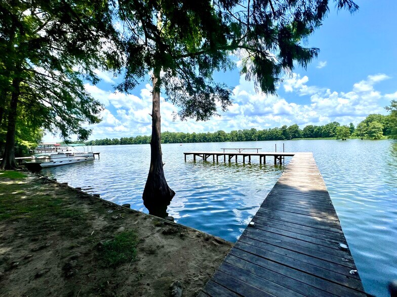 More Photos Of 1424 Fisherman Dr, Ferriday Hotel For Sale