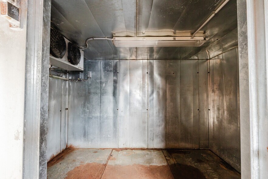 More Photos Of 323 Warren St, Hudson Storefront Retail Residential For Sale