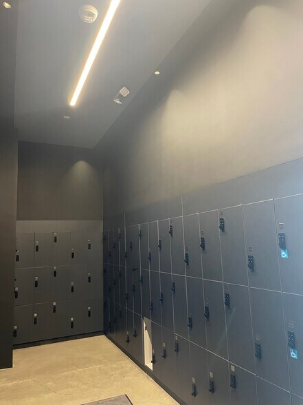 More Photos Of 5200 Wilshire Blvd, Los Angeles Apartments For Lease