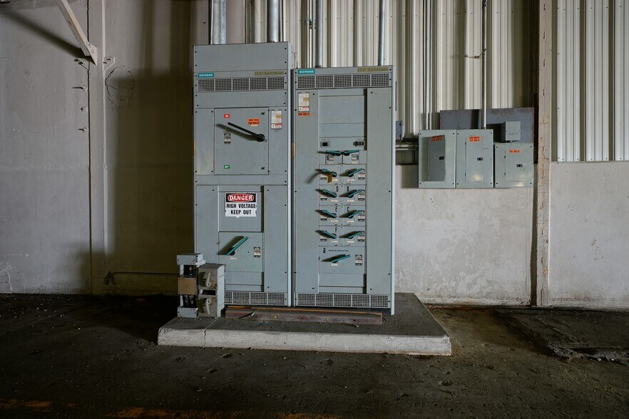 More Photos Of 2281 16th Ave, Columbus Industrial For Sale