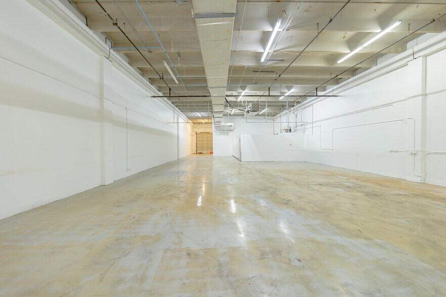 More Photos Of 4095 N 28th Way, Hollywood Warehouse For Lease