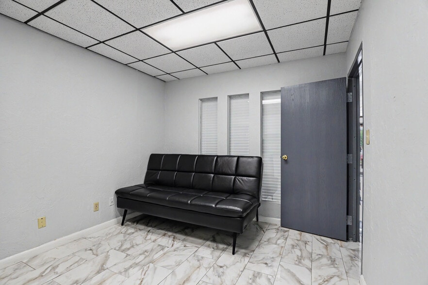 More Photos Of 3701 N Meridian Ave, Oklahoma City Office For Sale