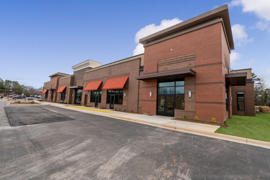 More Photos Of 1852 State Highway 160, Fort Mill Storefront For Lease