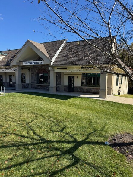 More Photos Of 401 Louviers Dr, Newark Unknown For Lease