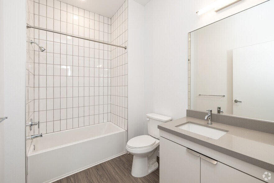 More Photos Of 107 S Hewitt St, Los Angeles Apartments For Lease