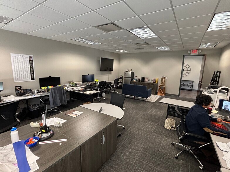 More Photos Of 2600 Cypress Ridge Blvd, Wesley Chapel Office For Lease