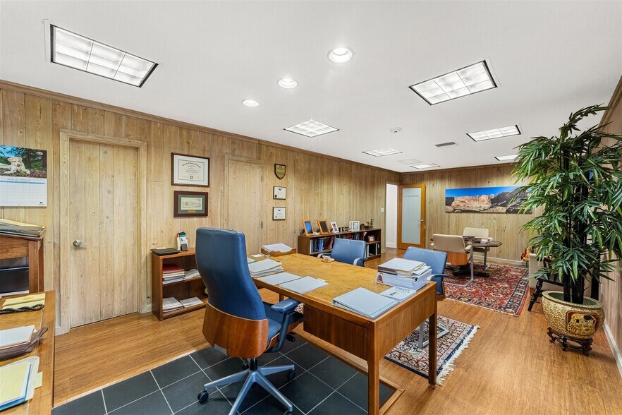 More Photos Of 525 N Harbor City Blvd, Melbourne Office For Sale