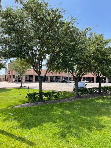 More Photos Of 6725 Atascocita Rd, Humble Unknown For Lease