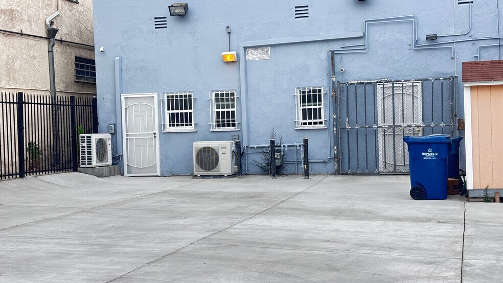 More Photos Of 1401-1409 N La Brea Ave, Inglewood Storefront For Lease