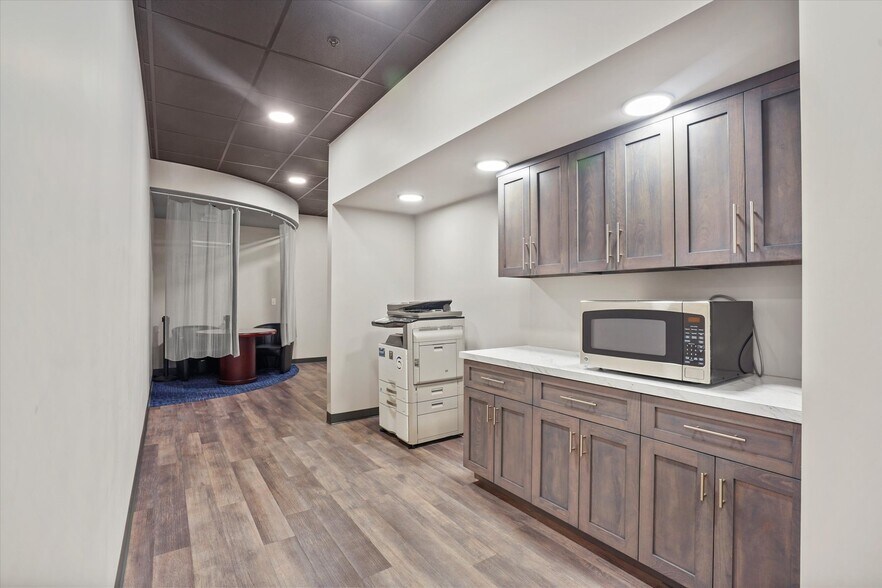 More Photos Of 2395 Lancaster Pike, Reading Coworking Space