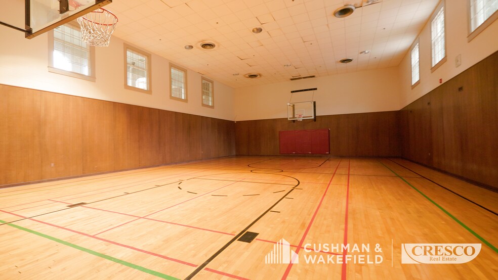 More Photos Of 4420 Sherwin Rd, Willoughby Office For Lease