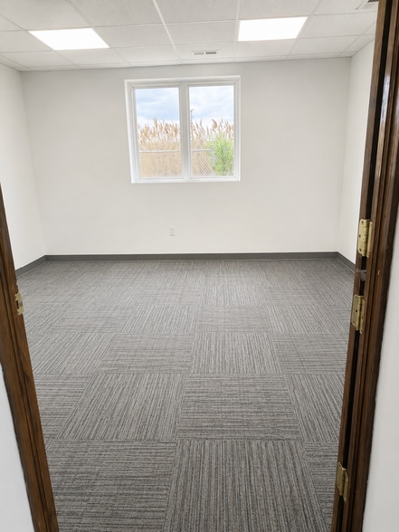 More Photos Of 26272 Groesbeck Hwy, Warren Warehouse For Sale