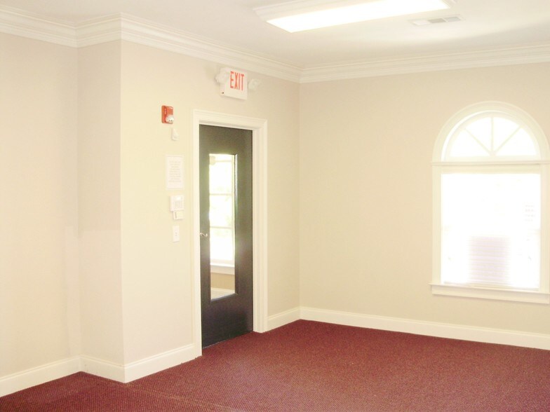 More Photos Of 5400 Laurel Springs Pky, Suwanee Office For Sale