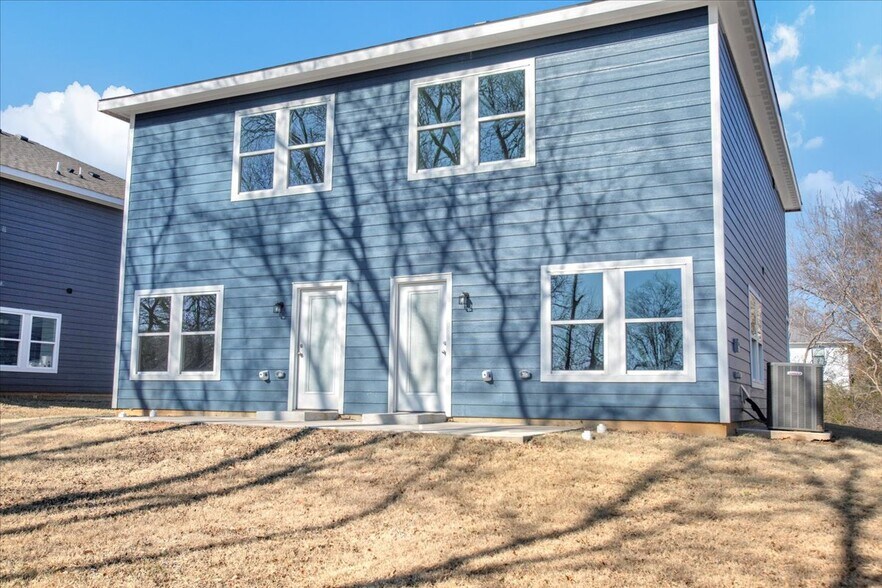 More Photos Of 400-414 E 7th St, Bonham Apartments For Sale