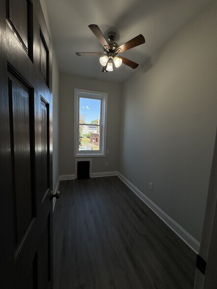 More Photos Of 19314 Jamaica Ave, Hollis Storefront Retail Residential For Sale