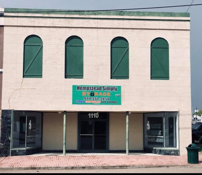 More Photos Of 1110 Austin St, Hempstead Self Storage For Sale