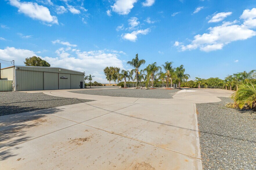 More Photos Of 23259 Avenue 64 Ave, Ducor Warehouse For Sale