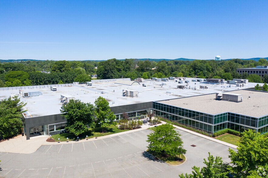 More Photos Of 399 Jefferson Rd, Parsippany Light Manufacturing For Lease