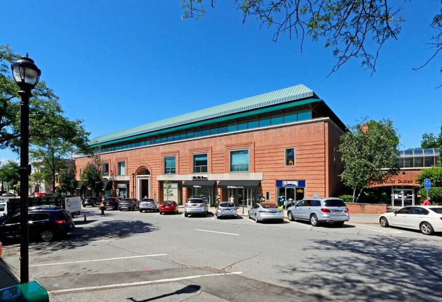 More Photos Of 200 Greenwich Ave, Greenwich Office For Lease