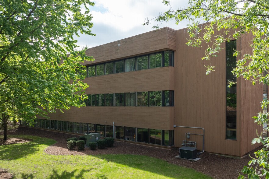 More Photos Of 2855 44th St SW, Grandville Medical For Lease