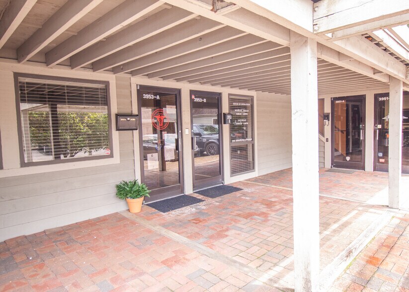 More Photos Of 3951-3955 Market St, Wilmington Loft Creative Space For Lease