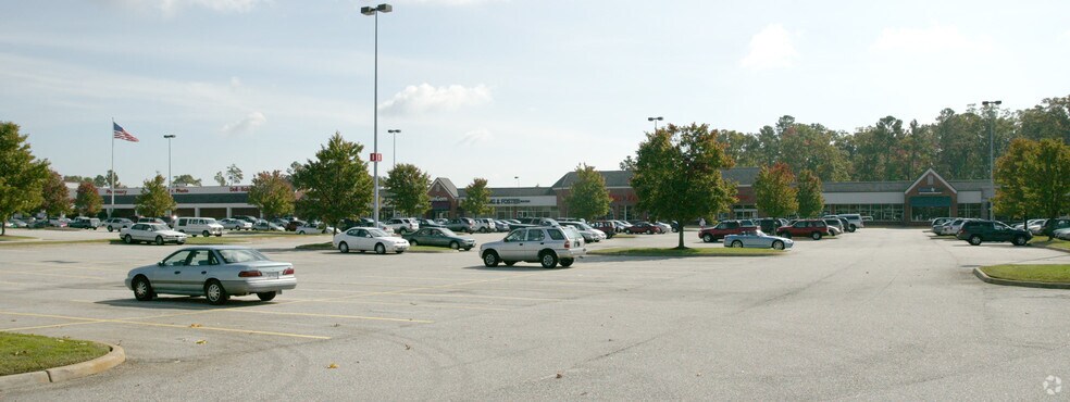 More Photos Of 5007 Victory Blvd, Yorktown General Retail For Lease