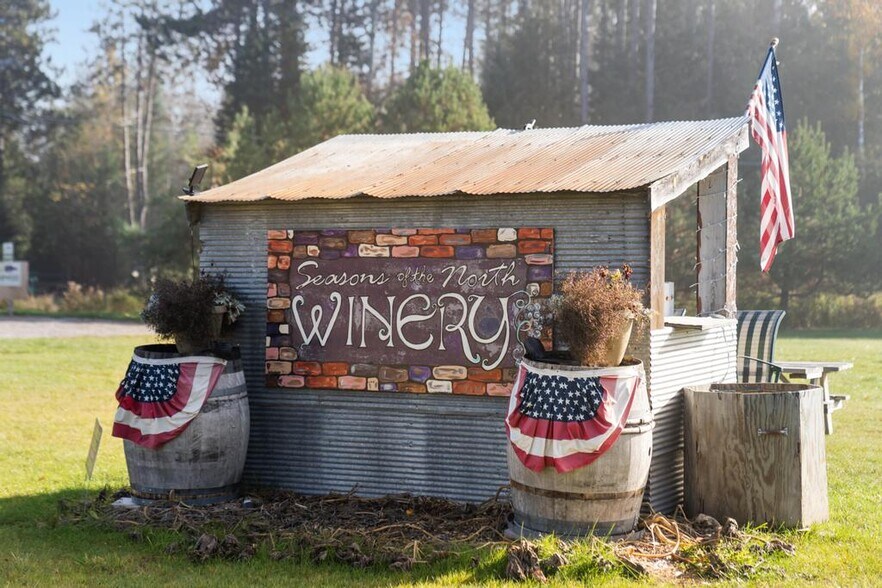 More Photos Of 9090 M-68, Alanson Storefront For Sale