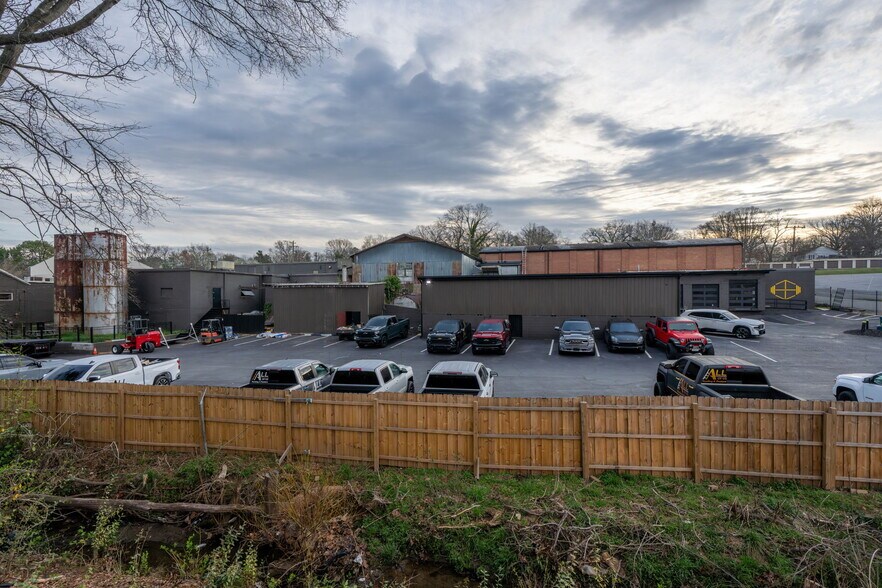 More Photos Of 719 Old Lenoir Rd, Hickory Warehouse For Sale