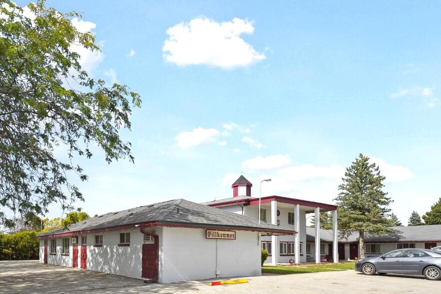 More Photos Of 6815 Dixie Hwy, Bridgeport Hotel For Sale