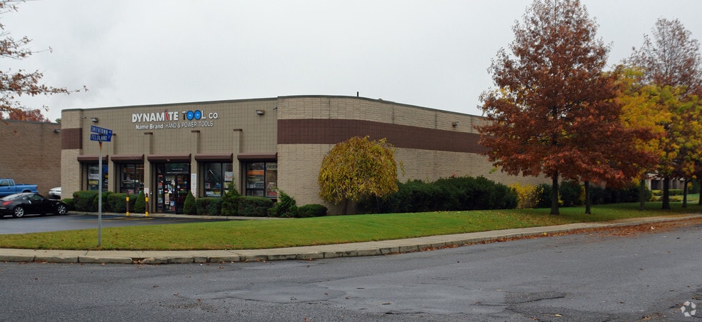 More Photos Of 1550 Smithtown Ave, Bohemia Distribution For Sale