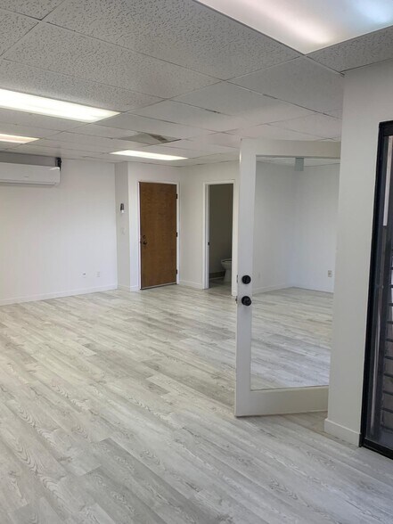 More Photos Of 6959 Linda Vista Rd, San Diego Storefront Retail Office For Lease