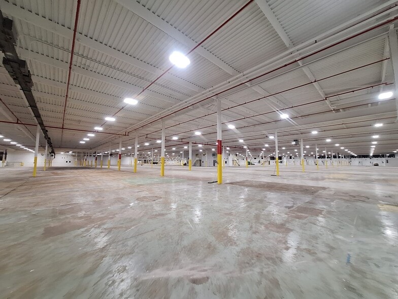 More Photos Of 402 Royal Rd, Michigan City Manufacturing For Lease