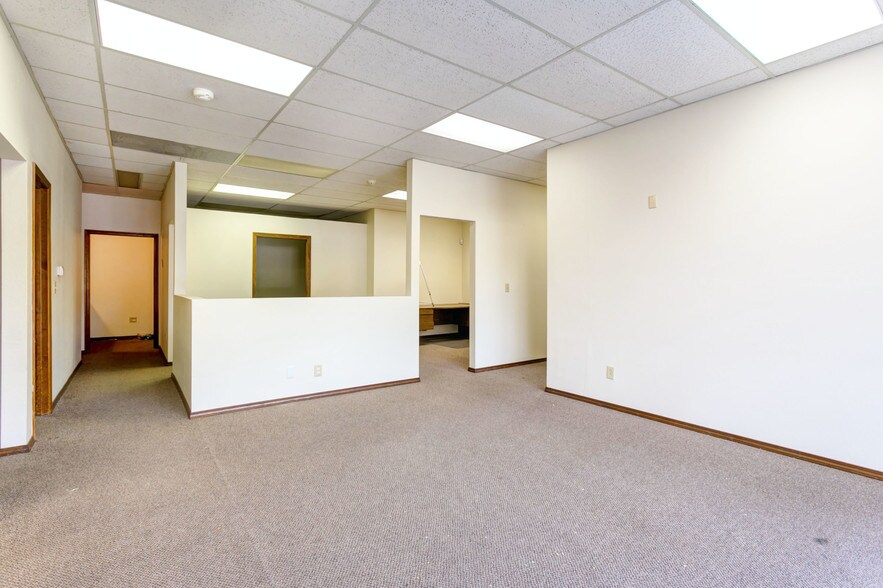 More Photos Of 100 N Fruitland St, Kennewick Office For Lease