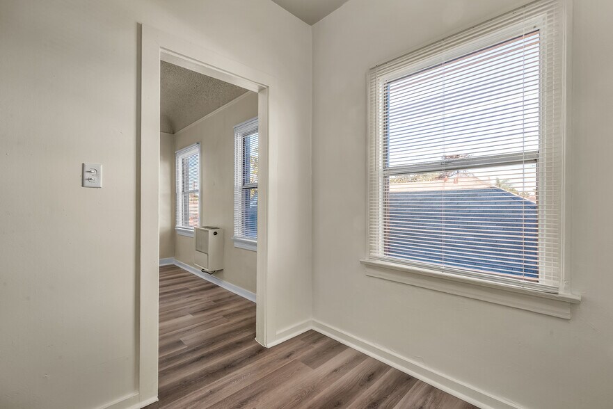 More Photos Of 1628 W 45th St, Los Angeles Apartments For Sale