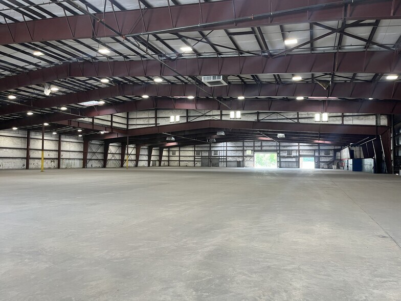 More Photos Of 2706 White Horse Rd, Greenville Warehouse For Lease