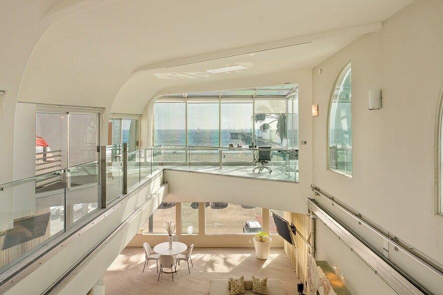 More Photos Of 3111 Ocean Front Walk, Marina Del Rey Apartments For Sale