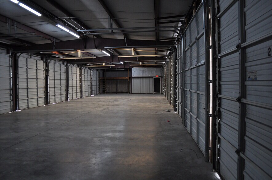 More Photos Of 2333 W Emory Rd, Powell Industrial For Sale