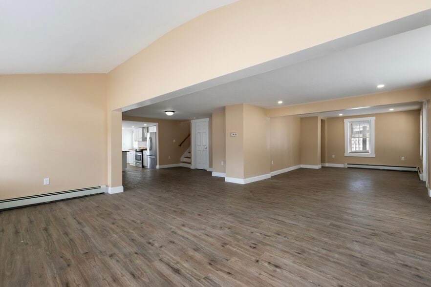 More Photos Of 14 W Natick Rd, Warwick Apartments For Sale