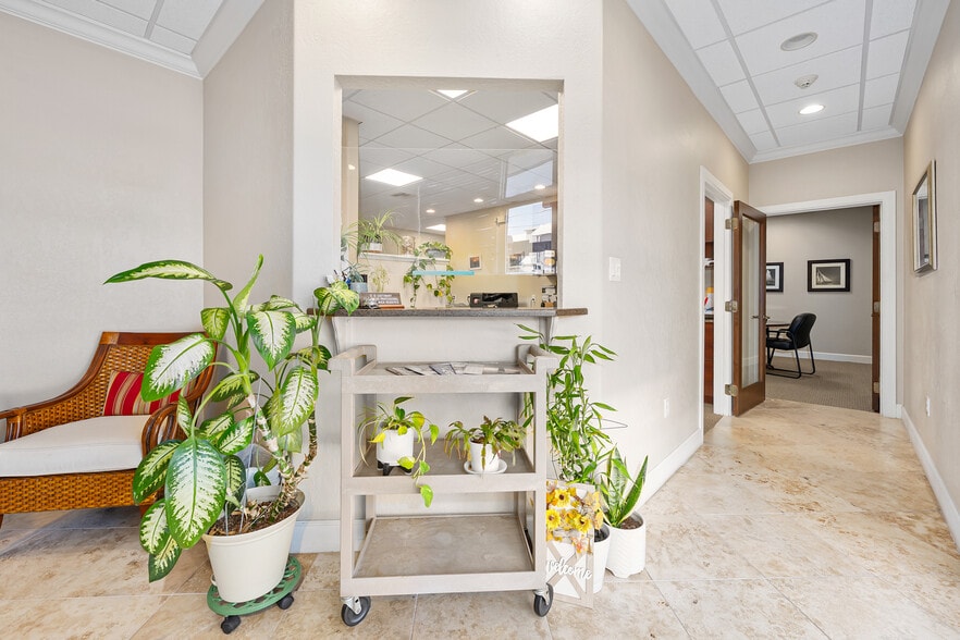 More Photos Of 37 S Halifax Ave, Daytona Beach Schools For Sale
