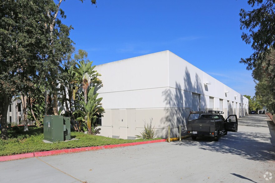 More Photos Of 13670 Danielson St, Poway Warehouse For Lease