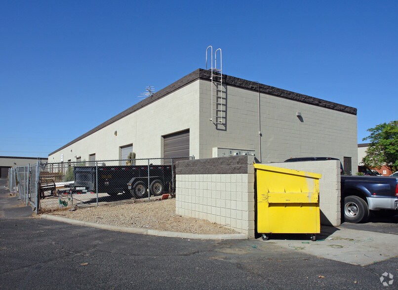 More Photos Of 7619 N 67th Ave, Glendale Warehouse For Lease