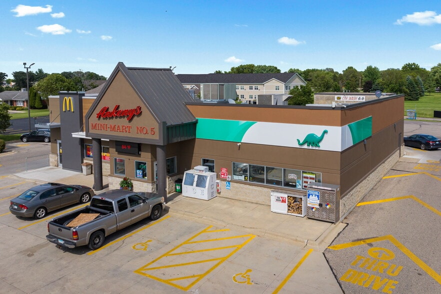 More Photos Of 1400 14th St NW, Austin Service Station For Sale