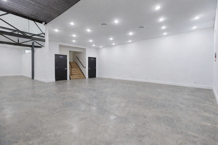 More Photos Of 4 Bona Ventura Ave, Wallkill Auto Repair For Sale