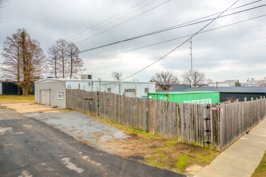 More Photos Of 213 S Rockford Ave, Tulsa Warehouse For Lease