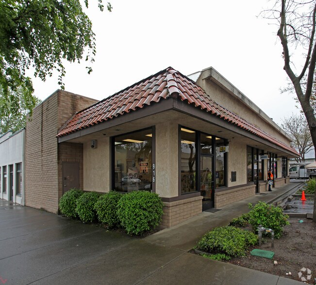 More Photos Of 916 Main St, Woodland Storefront For Lease